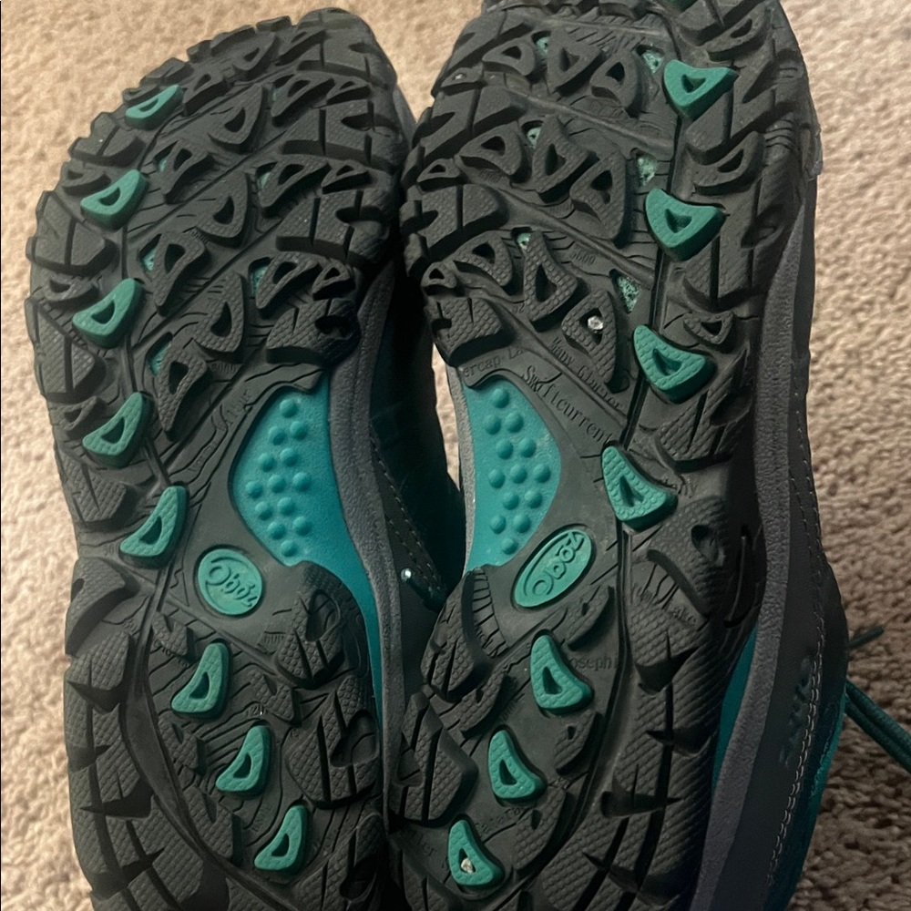 Oboz Women's Teal Athletic Trail Shoes
New without the box - Picture 7 of 8